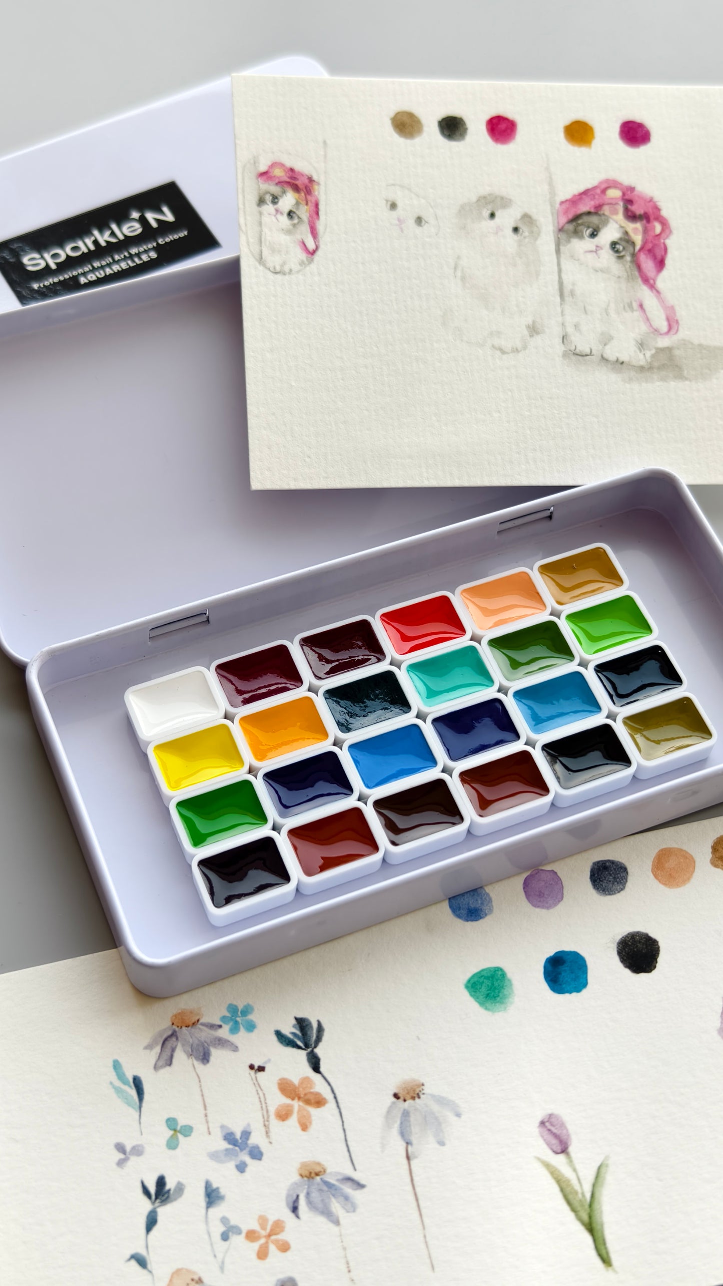 Sparkle'N 24-Color Artistic Watercolor Palette這款 Sparkle'N 24色藝術水彩顏料盤
